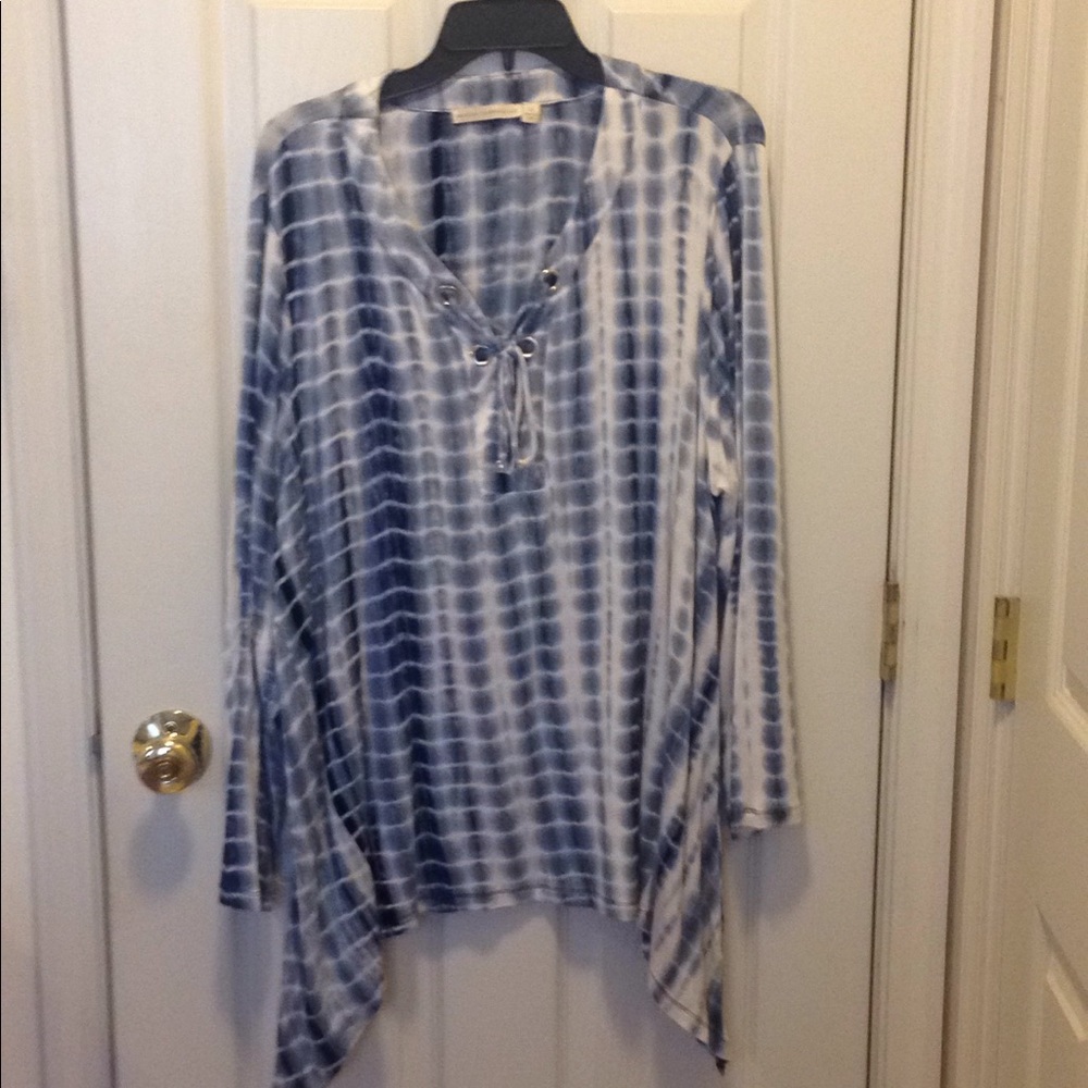 Maria Gabriella tie dye shark bite blouse